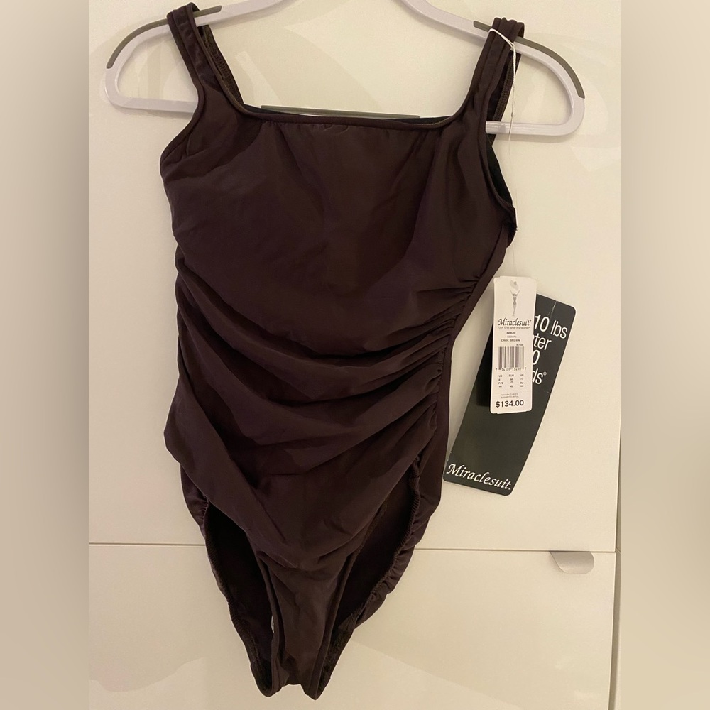 Miraclesuit NWT size 8